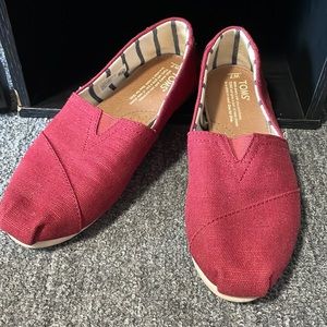 Toms Red/Burgundy Size 7 Flats